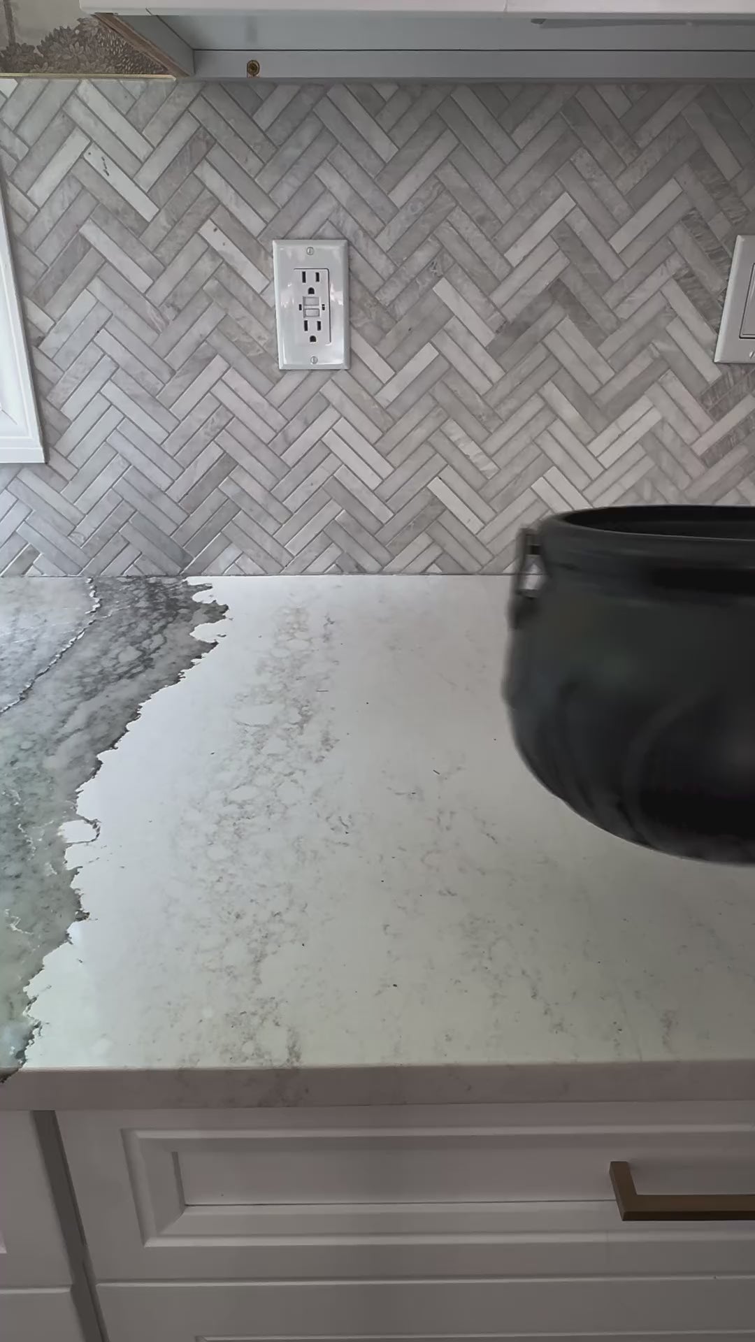 Hauntiva™ Spellbinding Floating Cauldron Centerpiece video