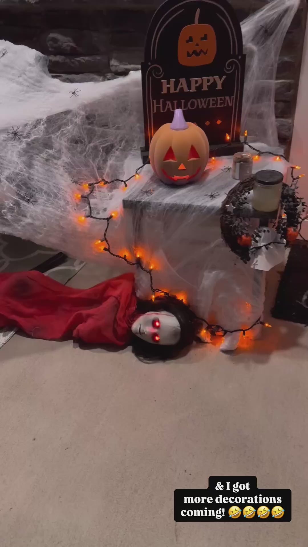Hauntiva™ Lifesize Animated Scary Clown video